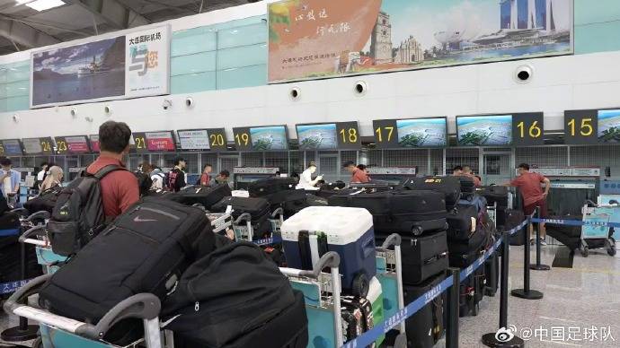 行李太多？中國(guó)國(guó)家橄欖球隊(duì)的官方回應(yīng)：56件設(shè)備的具體情況如下